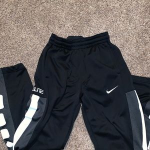 Men’s Nike Elite Therma Fit pants size small